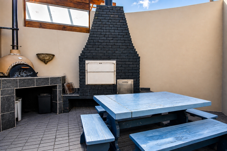6 Bedroom Property for Sale in Brenton On Sea Western Cape
